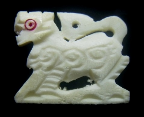 **เบาๆ**สิงห์ตาแดง 3 ขวัญ แกะจากกระดูกหรือเขา สวยๆ ไม่ทราบที่**เชิญชมครับ