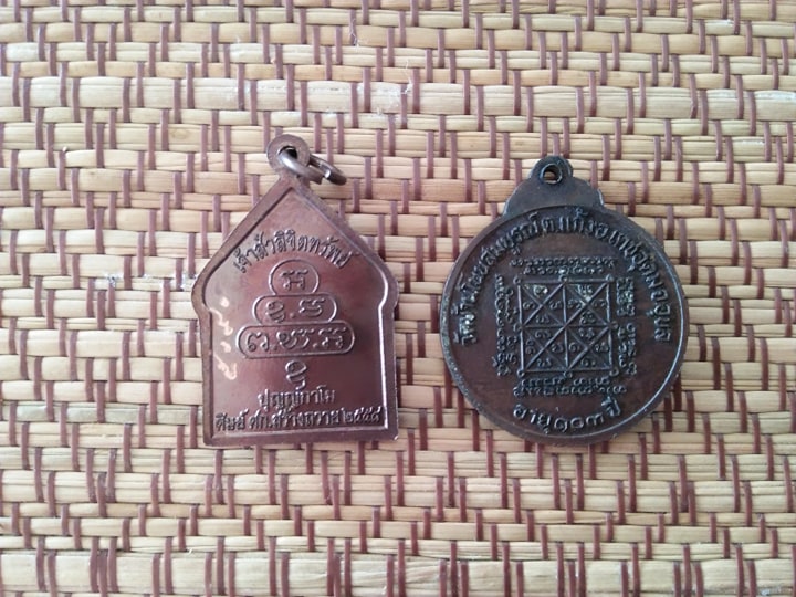 หลวงปู่มั่น ทัตโต-หลวงปู่ญาท่านเขียน 2 องค์