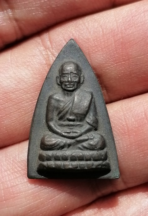 หลวงปู่ทวด​ รุ่น​ ร.ศ.200​ พิมพ์กลีบบัว​ วัดช้างไห้​ จ.ปัตตานี​ ปี​ 2525 เคาะเดียว