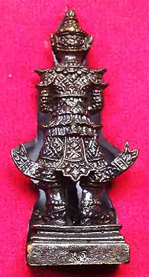 ท้าวกุเวรมหาราช รุ่นบูชาครู (ท้าวเวสสุวรรณ) หลวงพ่อพูล วัดไผ่ล้อม ปี2547