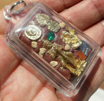 สมเด็จพิมพ์ใหญ่ เนื้อหินสีหยกแกะ หลวงปู่หงษ์ พรหมปัญโญ​ วัดเพชรบุรี จ.สุรินทร์ ปี 2555​ เคาะเดียว