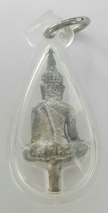 พระยอดธง รุ่น5 กูท้ายิง เนื้อตะกั่วเถื่อน ติดตะกรุดทองคำแท้ 1 ดอก และจีวร เคาะเดียว 