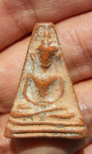 พระผงสุพรรณจงอางศึก อู่ทองจงอางศึก(มุ่ย ถิร โพธิ์ โต๊ะ เงิน และคณาจารย์เกือบ 60 รูป) เคาะเดียว(26)