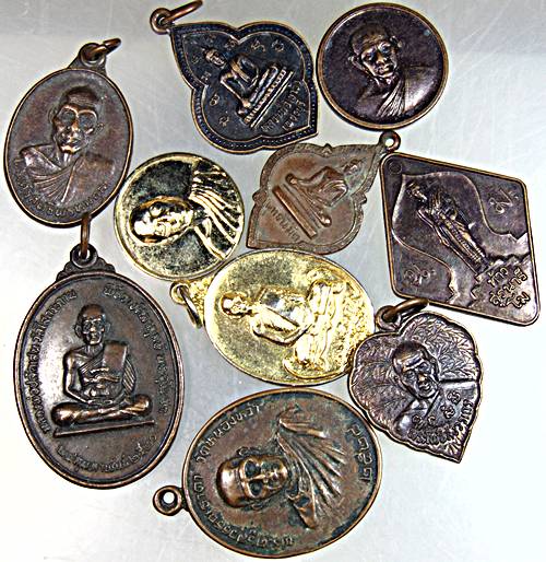 ๒๐ จัดชุดโปรฯ  ๑๐ เหรียญครับ