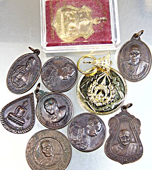 ๒๐ จัดชุดโปรฯ  ๑๐ เหรียญครับ