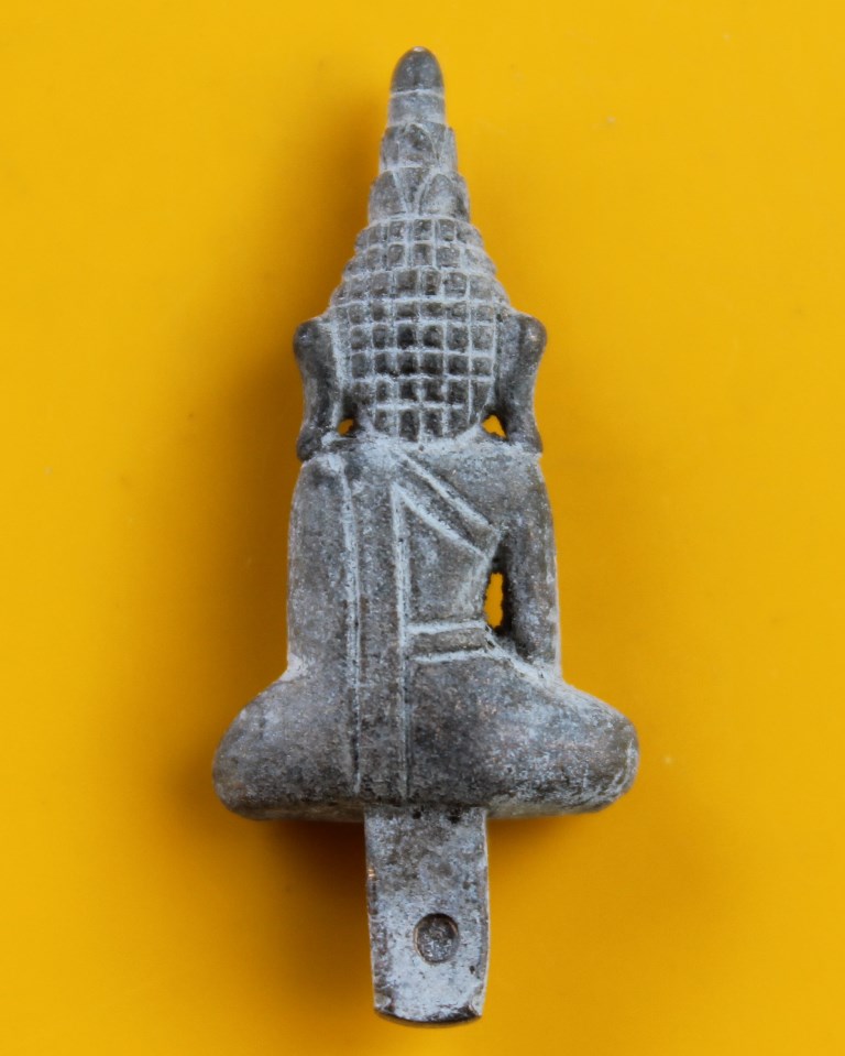 "พระยอดธงหลวงตามหาบัว วัดป่าบ้านตาด