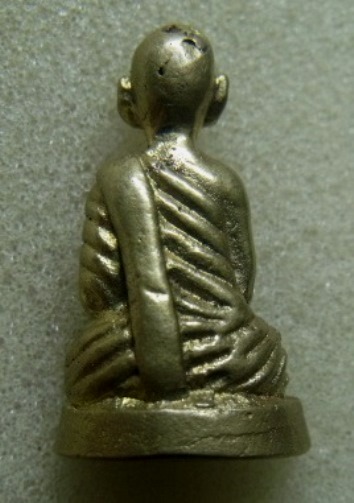 **เบา​ๆ​**พระรูปหล่อ เนื้อโลหะผสม เก่า ไม่ทราบที่**มีโค้ด สวยๆ เชิญชมครับ