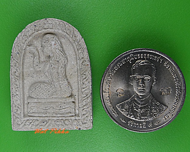 พระผงนางกวักหลวงพ่อทองเหลือ วัดท่าไม้เหนือ อุตรดิตถ์ .1771.*