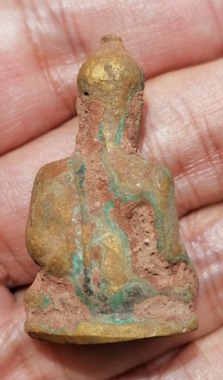 พระไม่ทราบที่ เคาะเดียว   