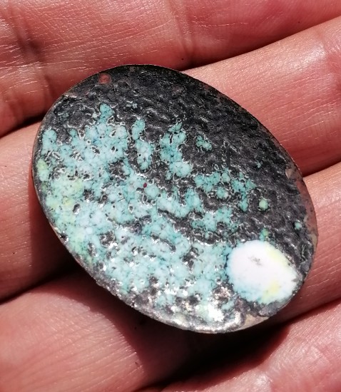 ล็อคเก็ตพิมพ์ใหญ่รูปไข่ หลวงปู่ทิม อิสริโก ออกวัดโพธิสัมพันธ์ ปี 2517 เคาะเดียว