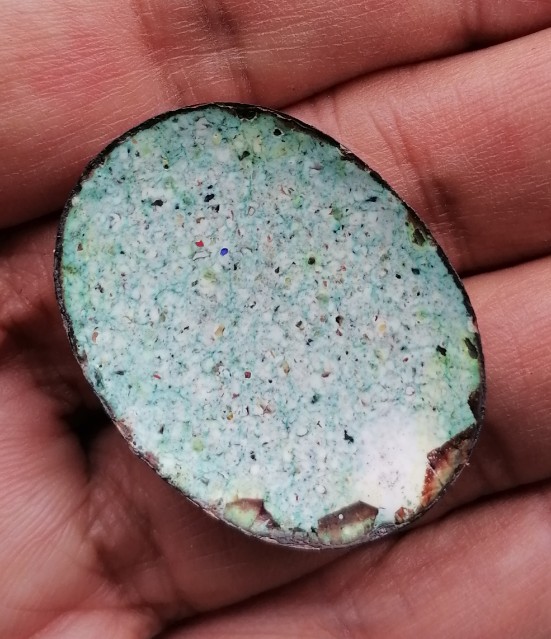 ล็อคเก็ตพิมพ์ใหญ่รูปไข่ หลวงปู่ทิม อิสริโก ออกวัดโพธิสัมพันธ์ ปี 2517 เคาะเดียว