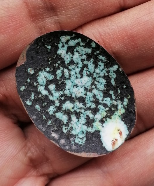 ล็อคเก็ตพิมพ์ใหญ่รูปไข่ หลวงปู่ทิม อิสริโก ออกวัดโพธิสัมพันธ์ ปี 2517 เคาะเดียว