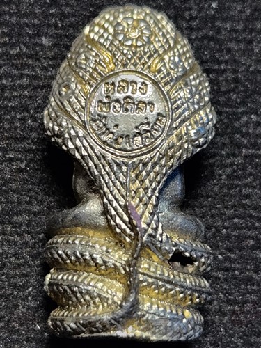 วัดทุ่งเสลี่ยม จังหวัดสุโขทัย รูปหล่อกะไหล่ทอง หลวงพ่อศิลา 