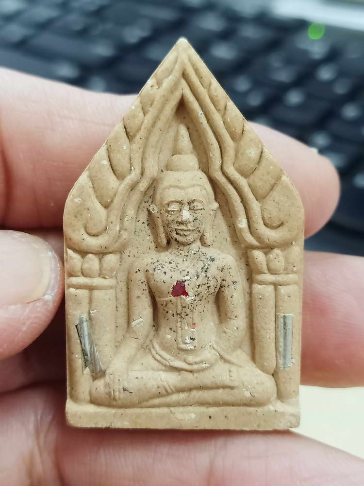 4-550 พระขุนแผน คูณเงิน คูณทอง หลวงพ่อคูณ วัดบ้านไร่ จ.นครราชสีมา 2556 ตะกรุดเงิน ฝังพลอย กล่องเดิม