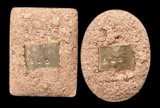 เคาะแรกแดง..ล็อกเก็ตเศรษฐี..สีซีเปียหลังอุดผง รวม ๒ องค์..ลป.นน สำนักสงฆ์เขาพรานธูป ประจวบคีรีขันธ์