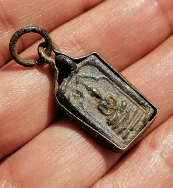 เหรียญหล่อโบราณ ปางนาคปรก​ หลวงพ่อจง​ วัดหน้าต่างนอก​ ออกวัดห้วยสุวรรณ​ ปี​ 2494 เคาะเดียว     