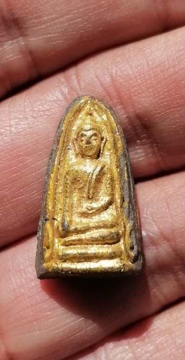 พระไม่ทราบที่ เคาะเดียว    