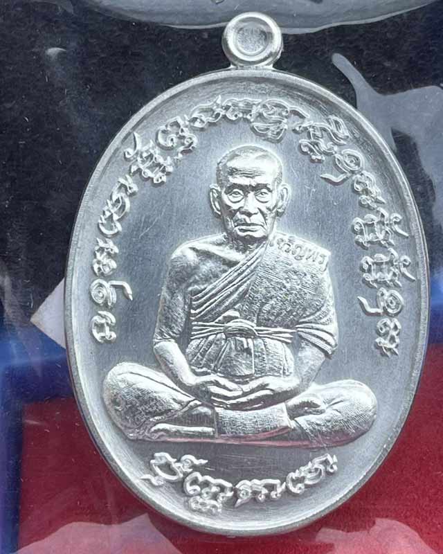 หลวงพ่อพัฒน์ ปุญฺญกาโม วัดห้วยด้วน จ.นครสวรรค์ รุ่น เจริญพรกลาง สร้างพระใหญ่