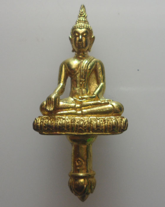 *** จ.อยุธยา *** พระยอดธงหลวงพ่อขาว วัดจันทร์ รุ่น๑ ปี ๒๕๕๗