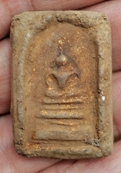 พระสมเด็จทรายเสก​ พิมพ์เกศยาว หลวงพ่อกวย วัดโฆสิตาราม จ.ชัยนาท​ ยุคต้น​ ปี​ 2500-2509​ เคาะเดียว(4) 