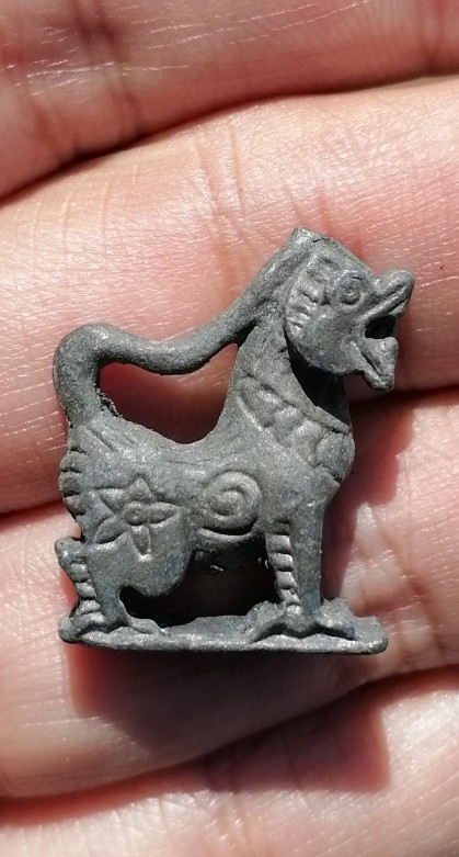 สิงห์คอยาวเนื้อตะกั่ว หลวงพ่อกวย วัดโฆสิตาราม​ จ.ชัยนาท ปี​ 2521​ เคาะเดียว