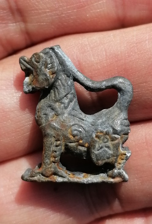 สิงห์คอยาวเนื้อตะกั่ว หลวงพ่อกวย วัดโฆสิตาราม​ จ.ชัยนาท ปี​ 2521​ เคาะเดียว