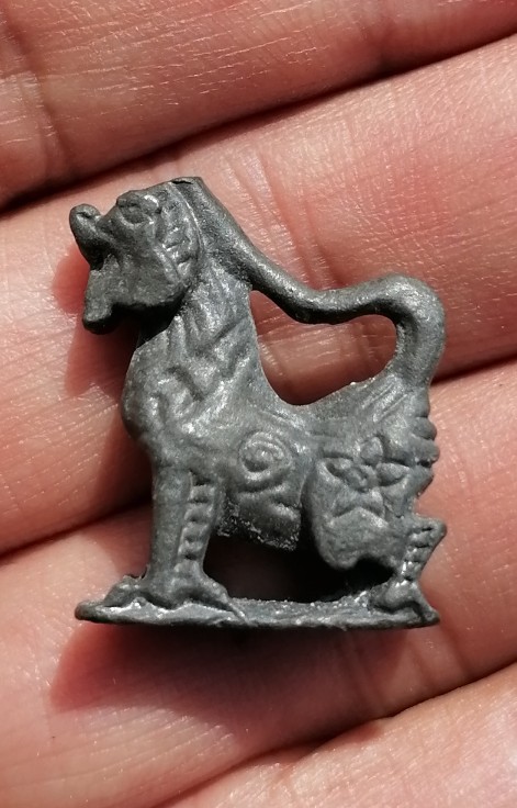 สิงห์คอยาวเนื้อตะกั่ว หลวงพ่อกวย วัดโฆสิตาราม​ จ.ชัยนาท ปี​ 2521​ เคาะเดียว