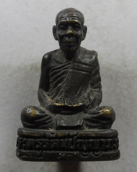 รูปเหมือนรุ่น ๑ พระครูรัตนปัญญาภรณ์ วัดร้องเข็ม จ.แพร่ 