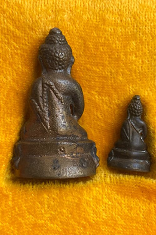 พระกริ่ง - พระชัยวัฒน์ รุ่นเทพมงคล วัดบ้านไร่โคกสูง เนื้อสัมฤทธิ์ ตอกโค๊ด ปี 2541 มาพร้อมกล่องเดิม