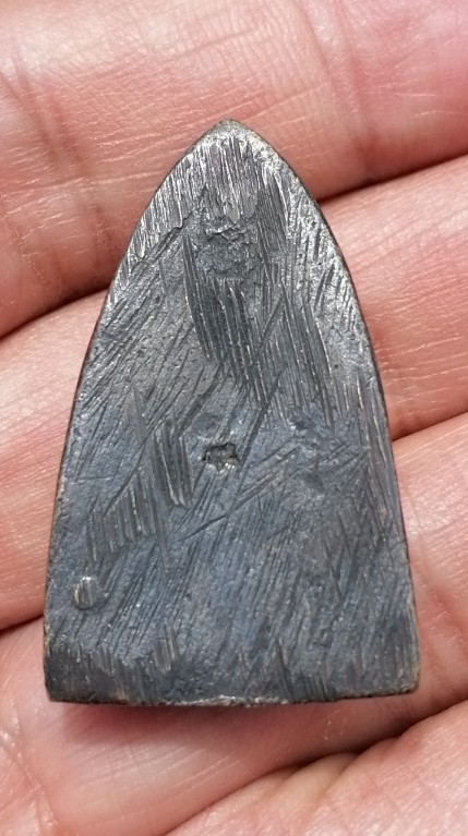 หลวงปู่ทวดพิมพ์หลังเตารีด ปี 05 วัดคอกหมู โค๊ดหมู 1 ตัว พิธีเดียวกับวัดช้างให้ ปี 05 เคาะเดียว   