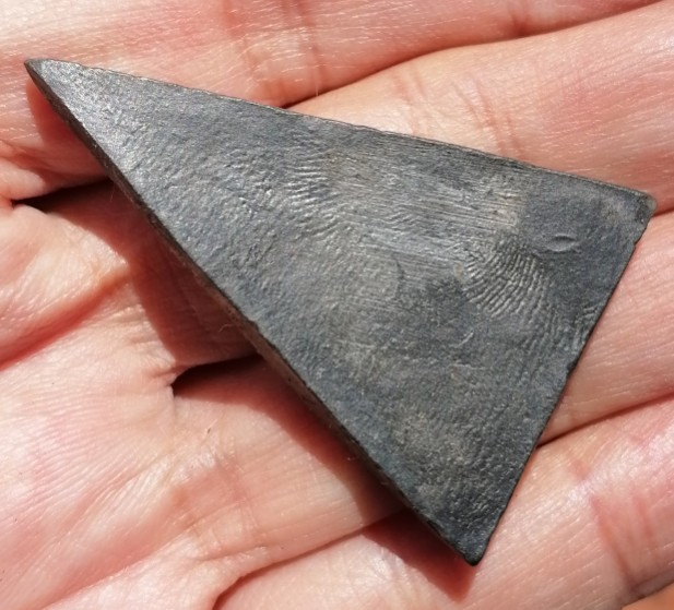 พระพุทธพิมพ์สามเหลี่ยม​ ซุ้มไข่ปลา เนื้อผงใบลาน​ หลวงพ่อกวย ออกวัดหนองอีดุก เคาะเดียว    