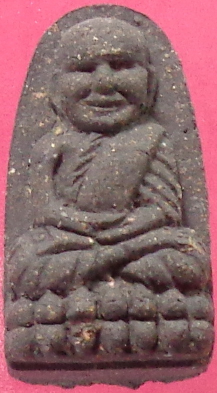 พระหลวงปู่ทวดพิมพ์พระรอด เนื้อว่าน พระของขวัญวัดห้วยมงคล สวยครับ