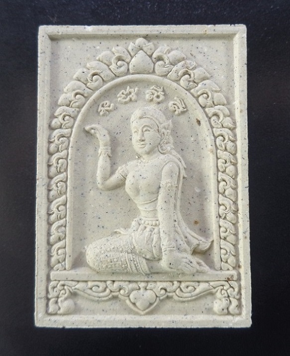 แม่นางกวักเนื้อผงสีขาว หลวงพ่อฟู วัดบางสมัคร จ.ฉะเชิงเทรา ครบรอบ ๘๘ ปี ปี ๒๕๕๒ สวยครับ