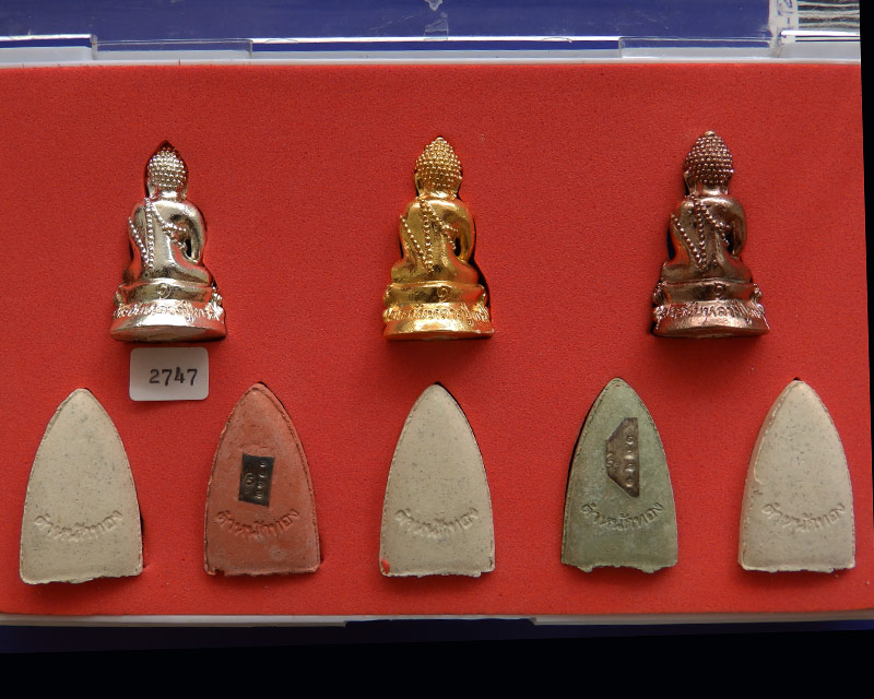 ชุดกรรมการ เลข 2747...พระชัยหลวงปู่ทวด รุ่นตำหนักทอง หลวงปู่ทอง สุสังวโร วัดป่ากอสุวรรณ ครบชุด 8 องค