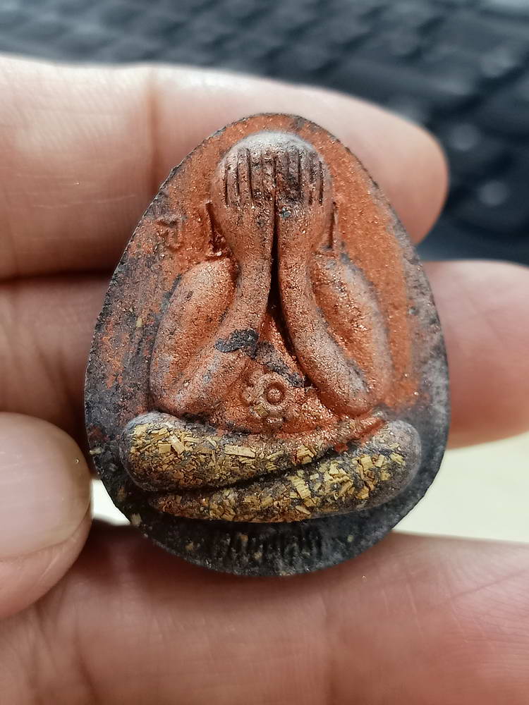 4-744 พระปิดตาจัมโบ้ปลดหนี้ รุ่นมหาเฮง หลวงปู่จื่อ วัดเขาตาเงาะอุดมพร ชัยภูมิ 2565 หมายเลข 121