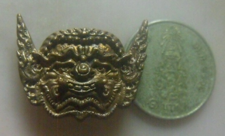 **เบาๆ**เศียรพระพิราพ พิมพ์ 2 หน้า เนื้อโลหะผสม ไม่ทราบที่**ศิลป์สวยๆ เทวะอสูรผู้บันดาลโชคลาภร่ำรวย