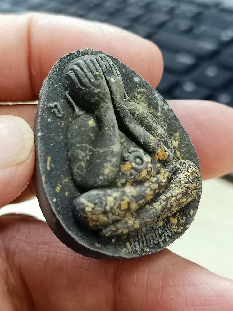 4-779 พระปิดตาจัมโบ้ปลดหนี้ รุ่นมหาเฮง หลวงปู่จื่อ วัดเขาตาเงาะอุดมพร ชัยภูมิ 2565 หมายเลข 134