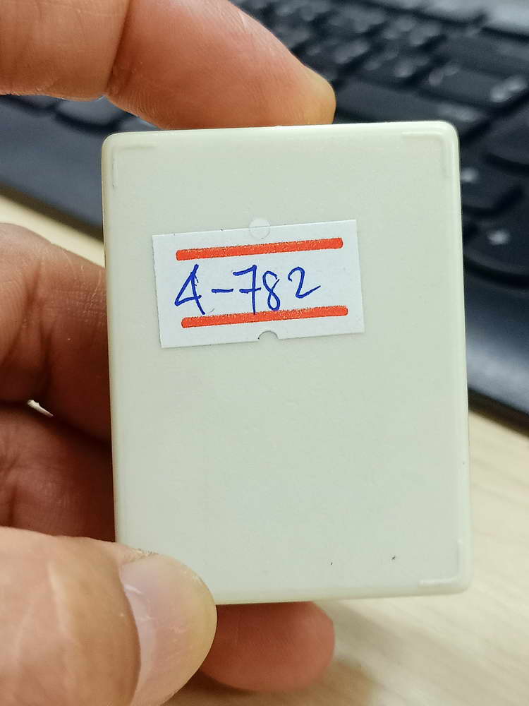 4-782 เหรียญรุ่นสดุ้งกลับ หลวงปู่แผ้ว ปวโร วัดรางหมัน ออกวัดทุ่งกระพังโหม นครปฐม 2554 กล่องเดิม