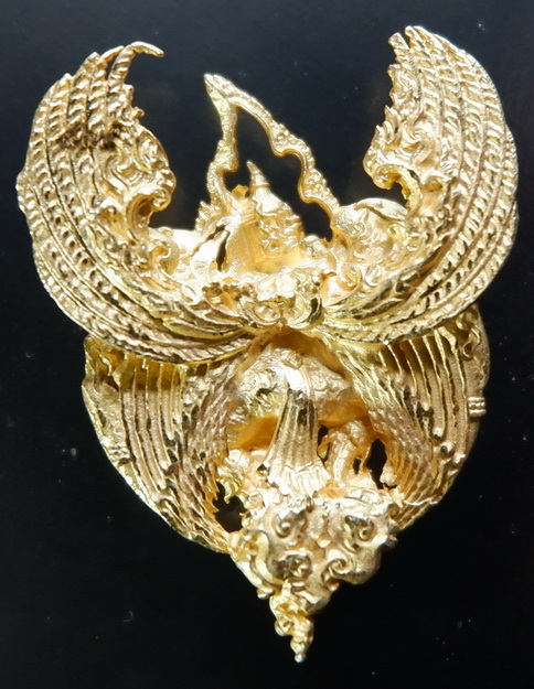 พญาครุฑสุวรรณกายหลวงพ่อสุชาติ อภิชาโต วัดศิลาดอกไม้ จ.เพชรบูรณ์ เนื้อทองทิพย์ ปี ๒๕๖๓ สวยครับ