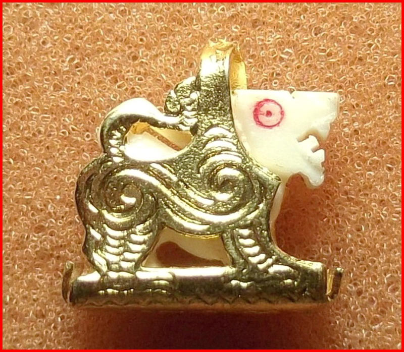 สิงห์งาแกะ หลวงพ่อหอม วัดชากหมาก จ.ระยอง เลี่ยมกระเช้าเดิม-2