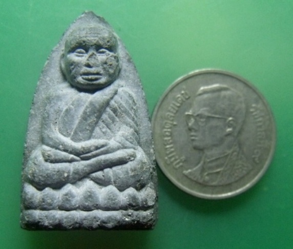 **หลวงปู่ทวด เนื้อว่าน หลังโรยแร่ รุ่นเหยียบน้ำทะเลอันดามัน วัดถ้ำเสือ จ.กระบี่ ปี ๔๒**พิธีใหญ่ สวยๆ