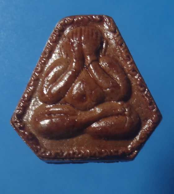 พระปิดตาหลวงพ่อมหาวิบูลย์ วัดโพธิคุณ จ.ตาก เนื้อผงลงรัก รุ่น 4 เมตตาค้าขาย แคล้วคาดปลอดภัย