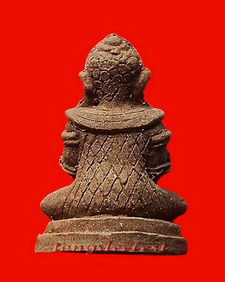 พระชัยวัฒน์ตะละกุล หลวงพ่ออุตตมะ วัดวังก์วิเวการาม จ.กาญจนบุรี เนื้อว่าน108 ฝังพลอยเสก สวยมากค่ะ