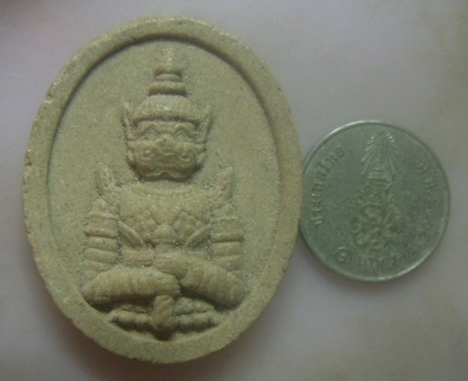 **เบา​ๆ​**พระผงรูปเหมือนท้าวเวสสุวรรณ หลังอักษรจีน สวยๆ ไม่ทราบที่**เทพแห่งขุมทรัพย์ ร่ำรวย มั่งคั่ง