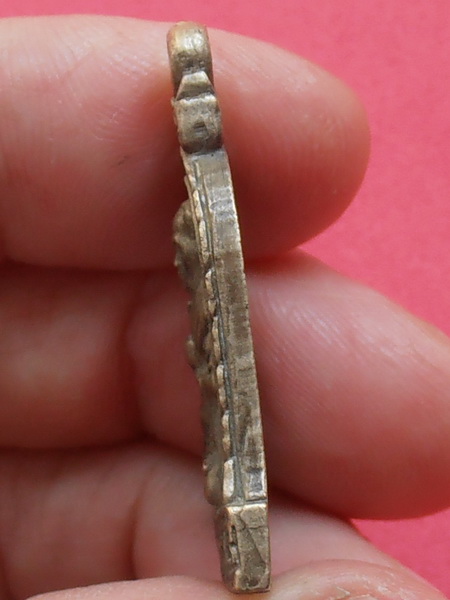 เหรียญหล่อหลวงพ่ออุทัย วัดเกาะตาพุด ราชบุรี ปี๒๕๔๒ รุ่น๔