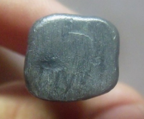 **เบาๆ**รูปหล่อพระพุทธนั่งปางมารวิชัย เนื้อชินตะกั่ว หล่อเก่า ไม่ทราบที่**เนื้อจัด สวยๆ เชิญชมครับ 