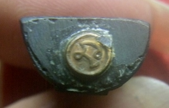 **เบาๆ**รูปหล่ออุดกริ่ง หลวงพ่อเพชร รุ่นกาญจนาภิเษก วัดท่าหลวง จ.พิจิตร**สวยๆ พร้อมกล่องเดิม