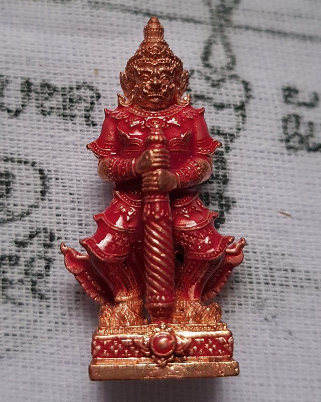 รูปหล่อท้าวเวสสุวรรณ ยกฐานะ ทองนำโชค หลวงพ่อทอง วัดบ้านไร่ เนื้อทองแดงลงยาสีชมพู พร้อมกล่องเดิม