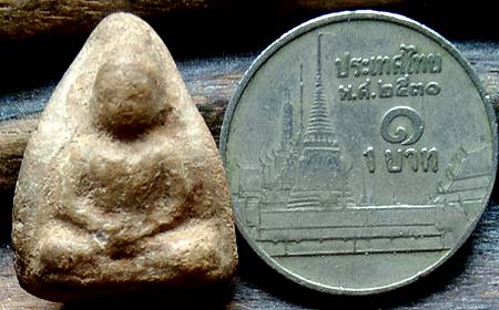 *พระร่วงนั่งหน้าโหนก กรุวัดเชตุพน สุโขทัย เนื้อดินเผา*