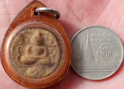 *พิมพ์จันทร์ลอย เนื้อผง กรุวัดคู้สลอด อยุธยา หลวงพ่อปาน วัดบางนมโค ปลุกเสก*